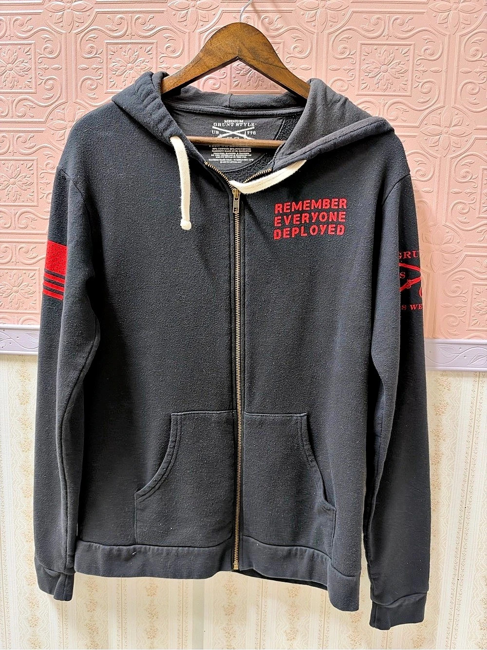 Grunt Style Remember Everyone Deployed Full-Zip Hoodie Size Medium